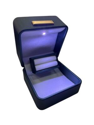 Altın Tokalı Işıklı Yüzük Kutusu - Kutubak